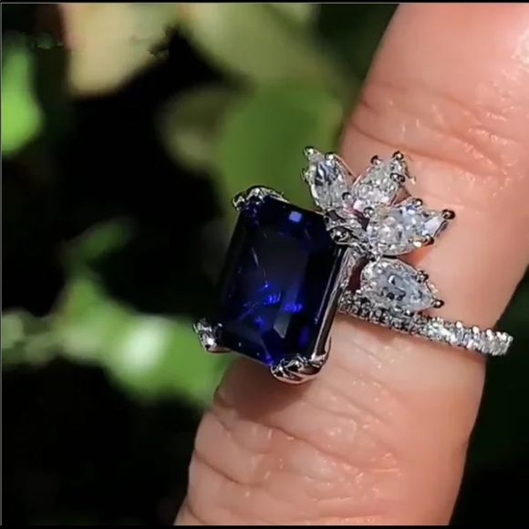 New Elegance 925 Silver Royal Blue Sapphire Ring - Picture 2 of 6